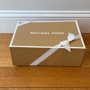 Michael Kors Jet Set Travel Medium Logo Crossbody Bag Purple NWT